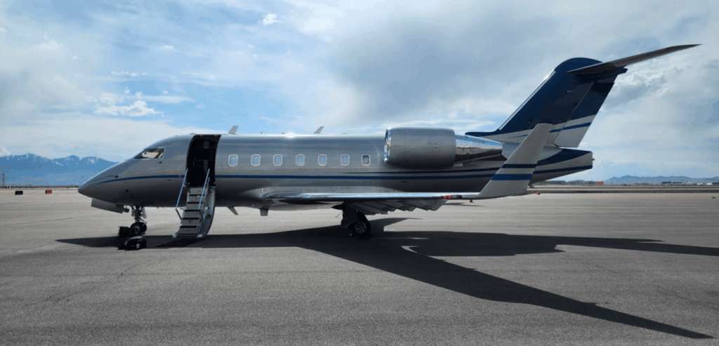 A 2003 Challenger 604